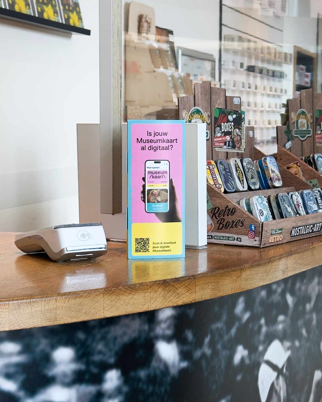 Baliebordje in een Museum met de tekst "Is jouw Museumkaart al digitaal?"